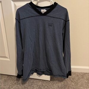 Y2K Calvin Klein navy long sleeve pullover
Large-23 inch bust and 26 inch length